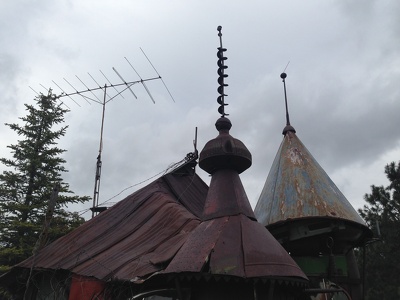 Victor & Bobbie Moore, Junk Castle