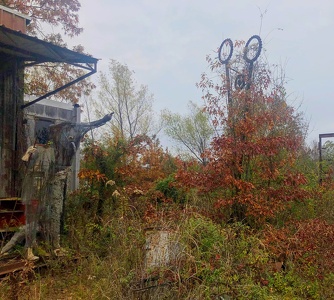 Finton Shaw, Abandoned Art Environment, Metal Workshop, Conway Arkansas (2021)